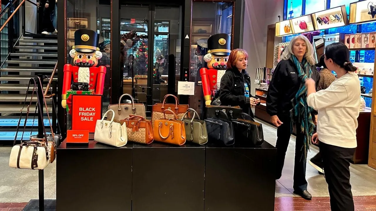 Inflación de EU sube 0.2% por efecto de las tarifas arancelarias de Trump