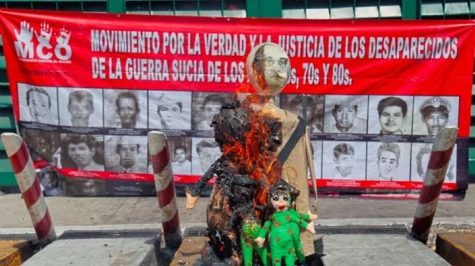 Entregan a AMLO informe “Fue el Estado” sobre violaciones a derechos humanos durante la "Guerra Sucia"
