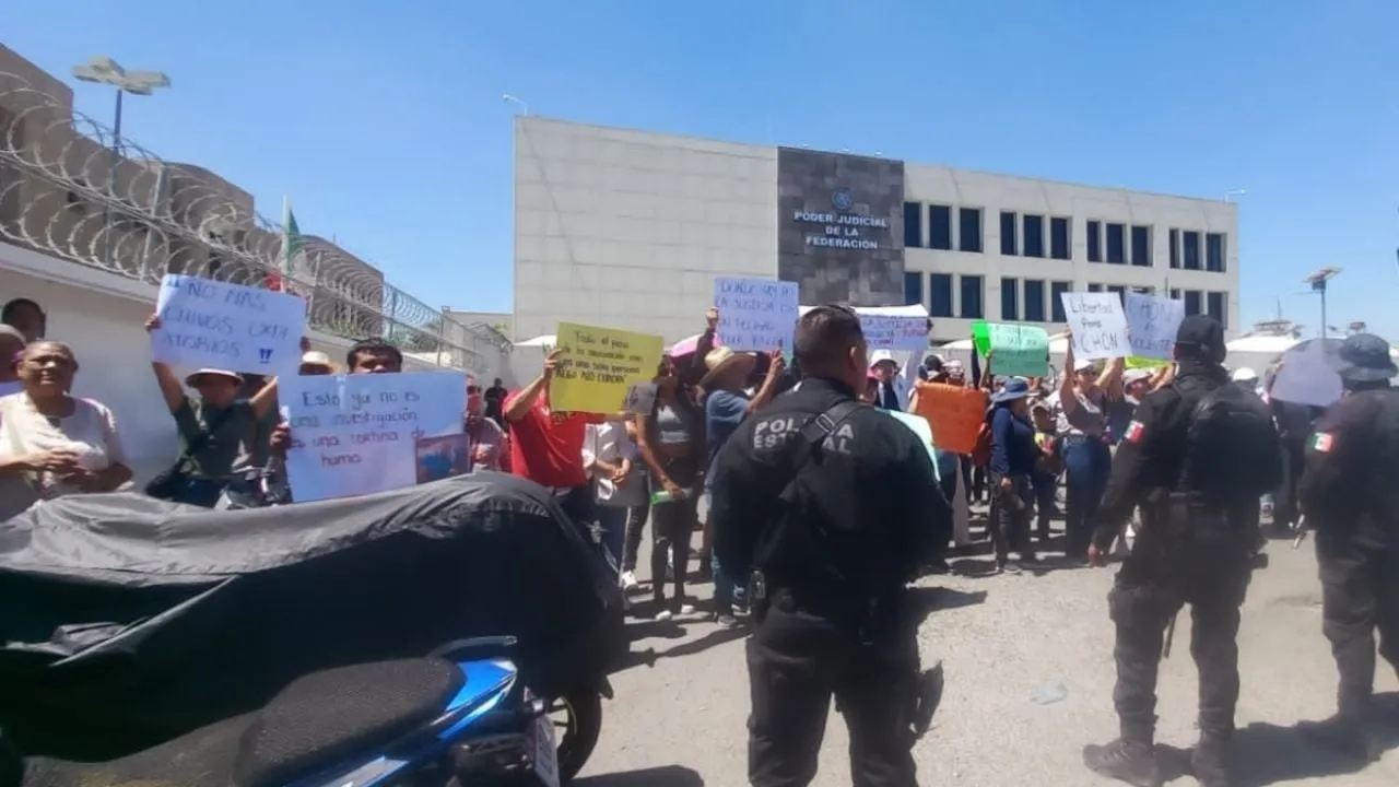 Tras 10 horas de audiencia, vinculan a proceso al alcalde de Teuchitlán por el rancho Izaguirre