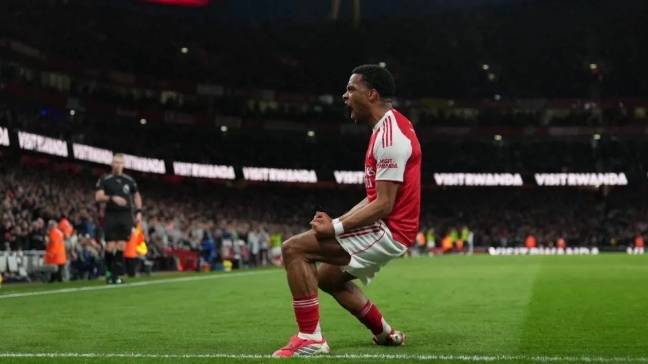 Arsenal derrota 2-1 al Chelsea y se sitúa con 5 puntos de ventaja en la cima de la Premier League