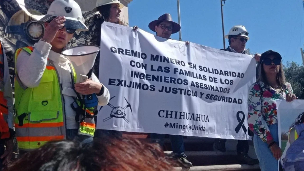 Mineros se manifiestan en Chihuahua para exigir justicia para compañeros de Concordia, Sinaloa