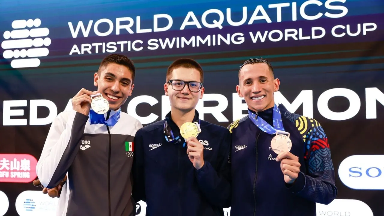 Diego Villalobos gana doble plata individual en Copa Mundial de Natación Artística