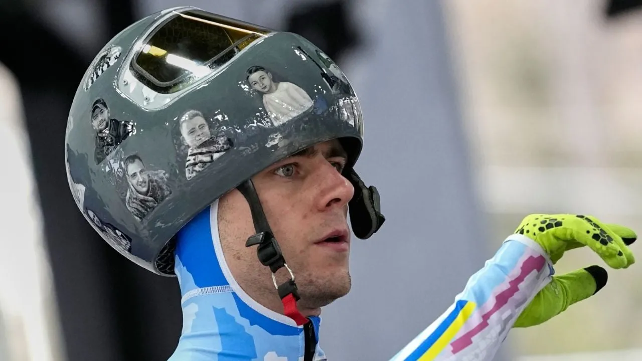Ucraniano Heraskevych, fuera de los Juegos por usar un casco vetado en homenaje a caídos en guerra
