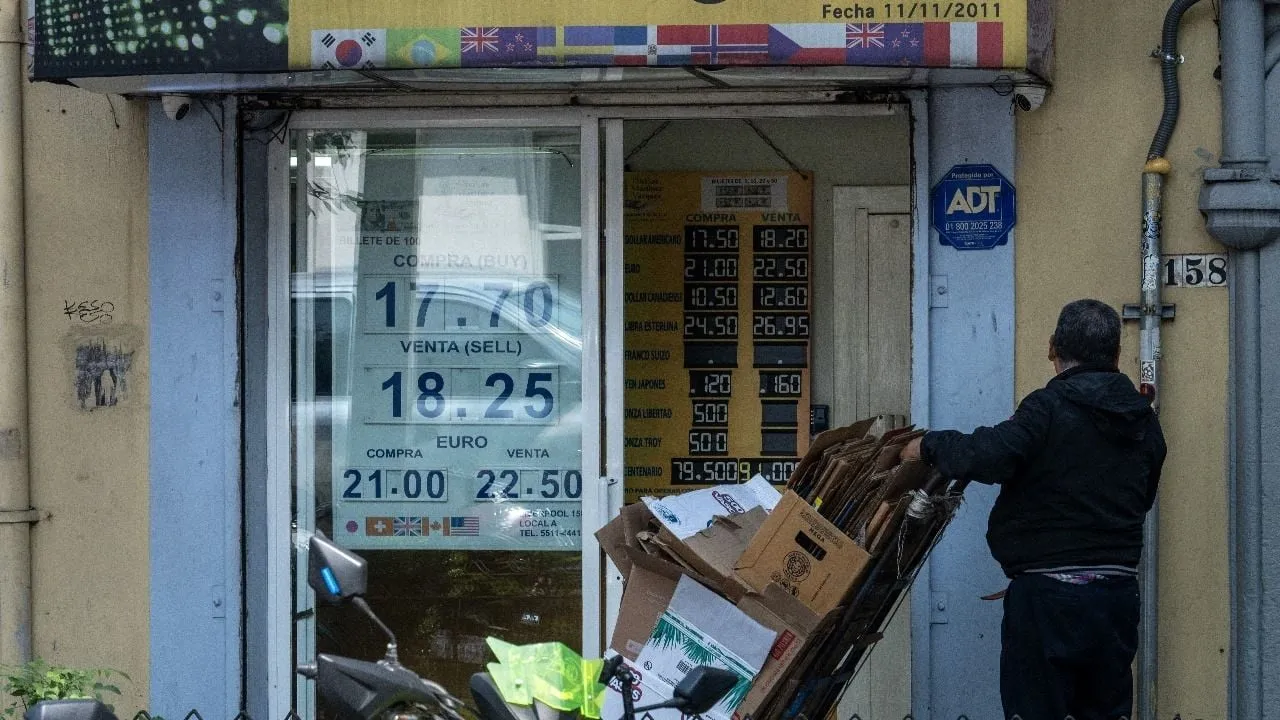 Debilidad laboral en los Estados Unidos beneficia al peso