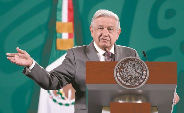 AMLO: Tercera ola COVID19 no debe impedir regreso a clases