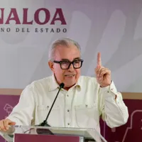 Morena se deslinda de Rocha Moya; acusan que no avisó al partido sobre su regreso a la gubernatura