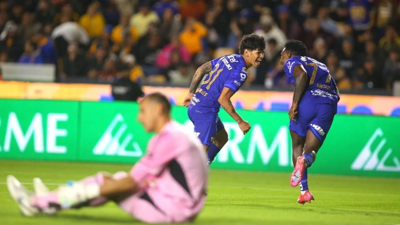 Pumas celebra ante Tigres su primera victoria; Toluca vence a Santos (Video)