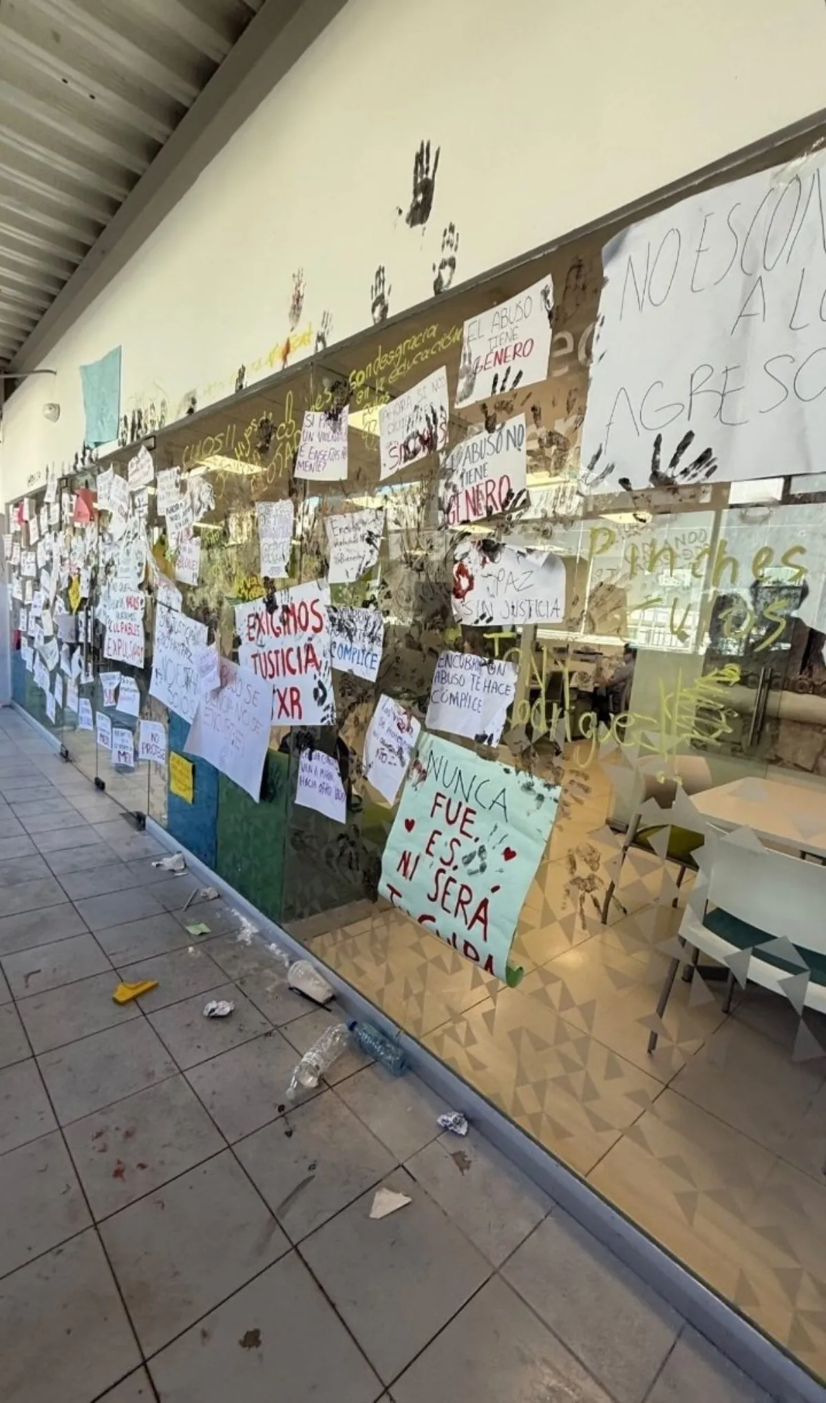 Estudiantes de TecMilenio protestan por abuso sexual contra uno de sus compañeros