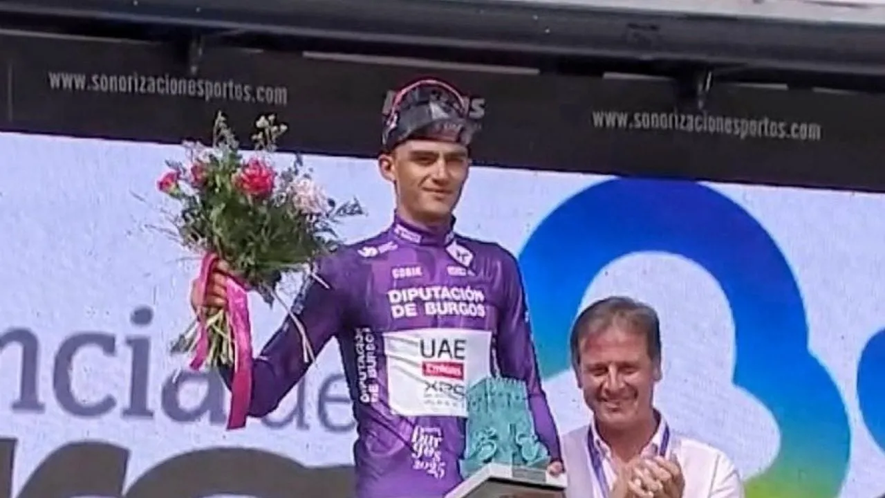 Isaac del Toro es campeón de la Vuelta a Burgos en las Lagunas de Neila (Video)