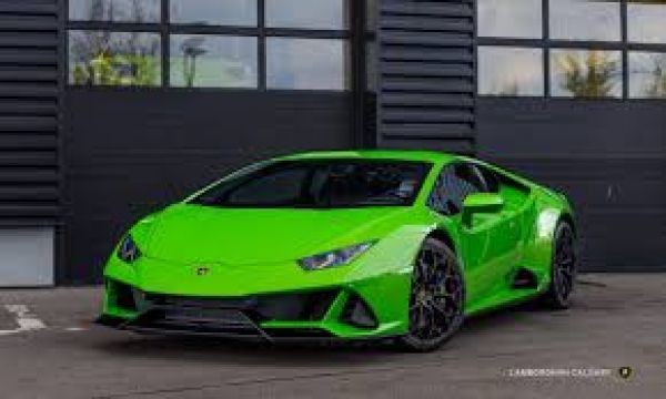 Se presenta el dueño del Lamborghini Huracán en la Fiscalía de la CDMX.