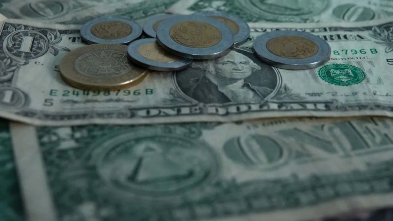 Peso gana mientras aumenta la incertidumbre en los Estados Unidos
