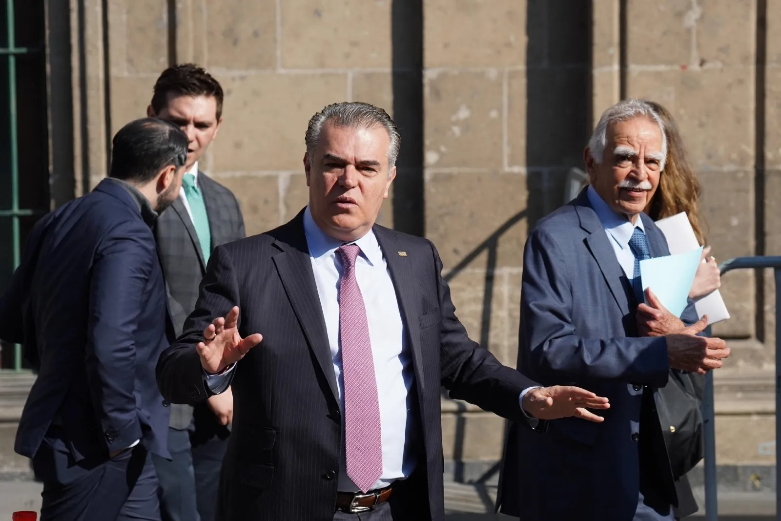 Carlos Slim y Francisco Cervantes asistirán a la toma de posesión de Trump