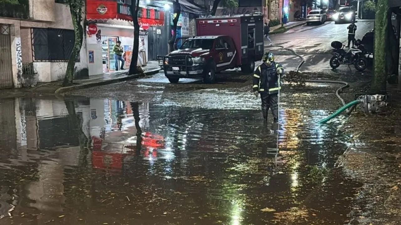 Mujer de 88 años murió ahogada tras intensas lluvias en Tlalpan; se quedó encerrada