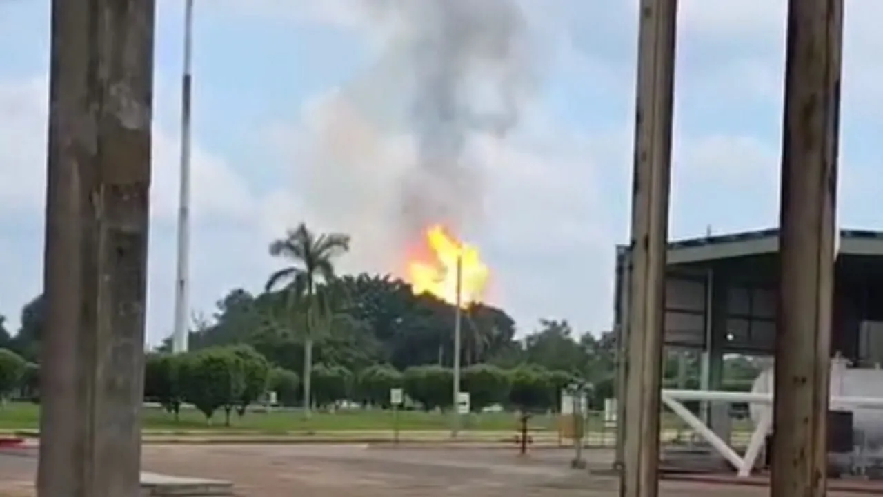 Explosión de ducto de Pemex lesiona a por lo menos cinco elementos de la Sedena