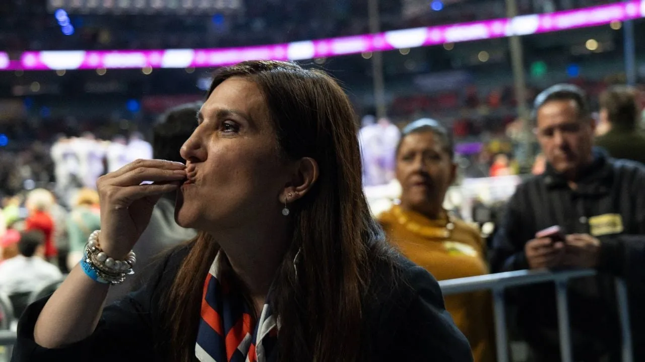 Sheinbaum invita a Kenia López Rabadán a la ceremonia de los Niños Héroes