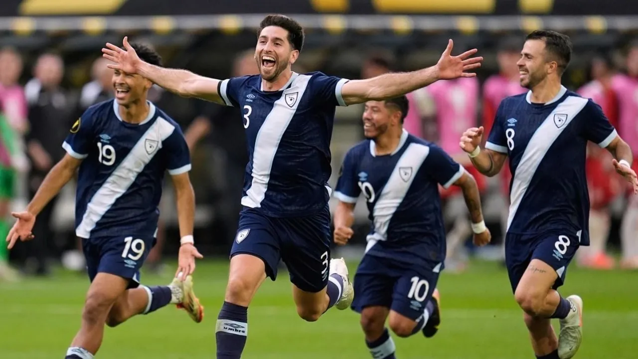 Guatemala vence a Canadá en penaltis y avanza a semifinales de la Copa Oro