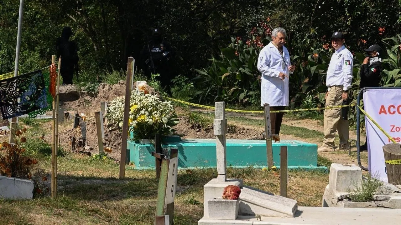 Identifican a cuatro personas desaparecidas que estaban en una fosa común del Panteón Dolores