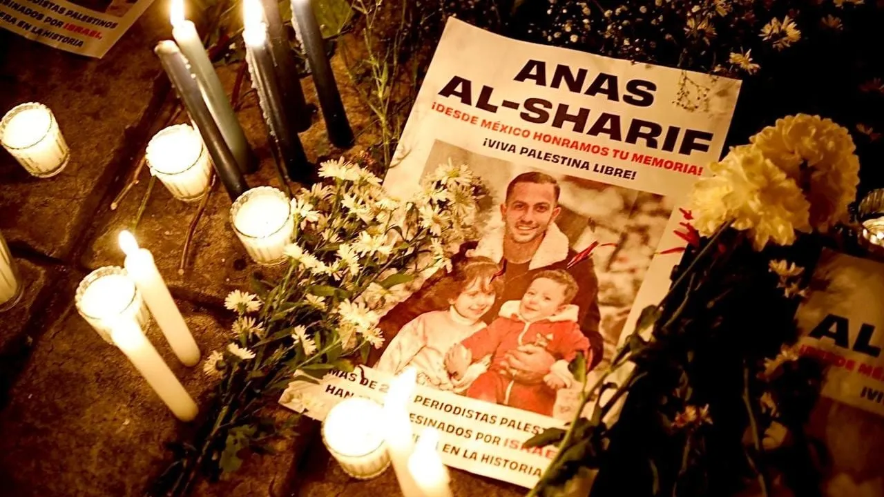 A pie del Ángel de la Independencia, honran a periodistas asesinados por Israel en Gaza