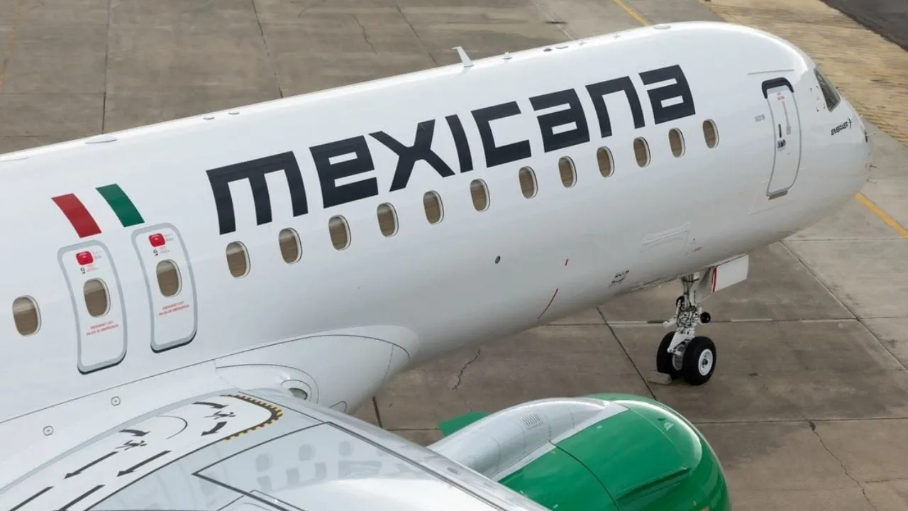 Mexicana recibe el primero de 20 aviones de la empresa brasileña Embraer