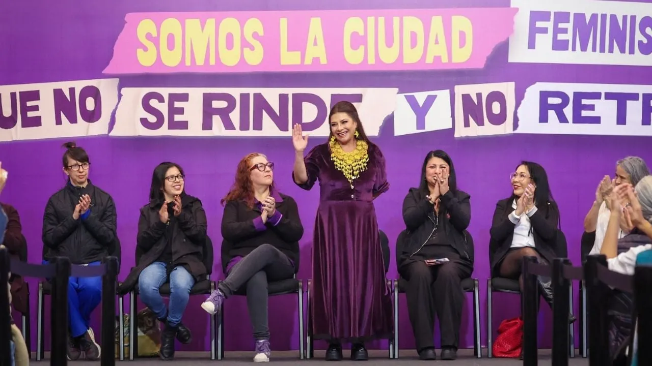 Brugada anunció alumbrado monumental en el Zócalo por el Día Internacional de la Mujer