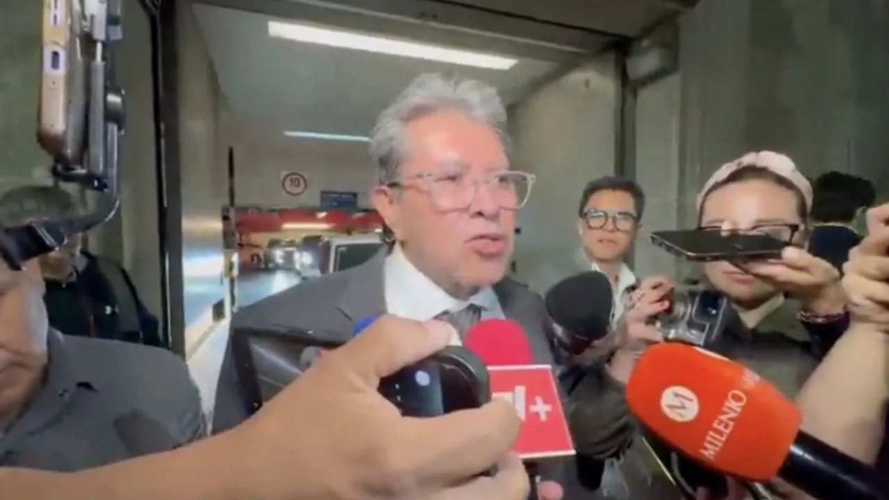 No seguir los ejemplos de austeridad daña a Morena, dice Monreal sobre José Ramón López Beltrán