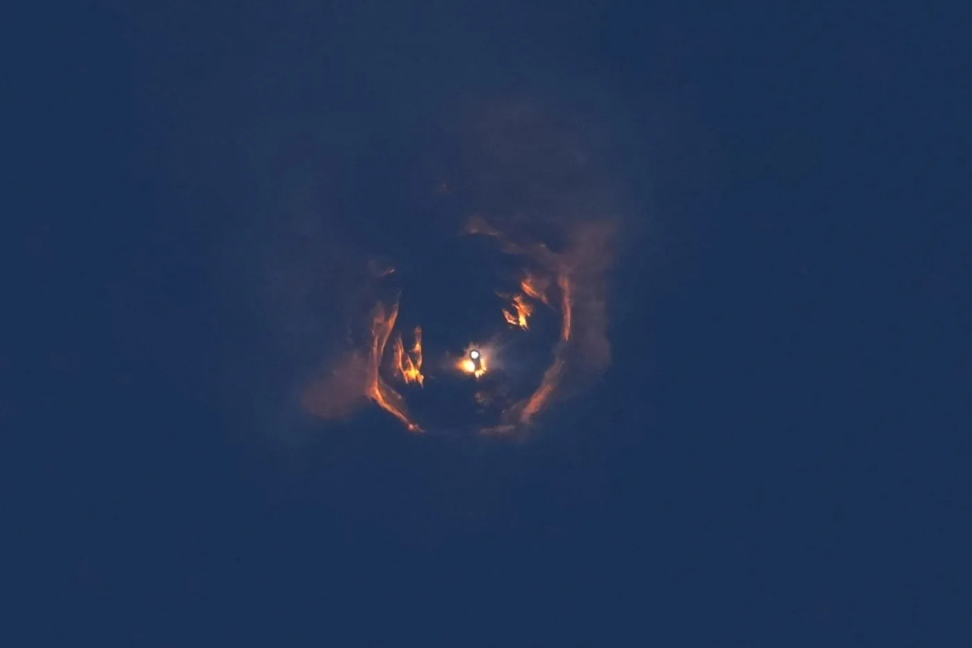 Explota otro cohete Starship de SpaceX en un nuevo vuelo de prueba (Videos)