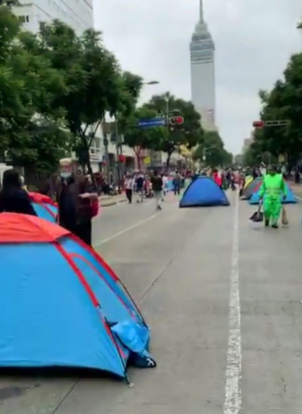 FRENAA, se manifiesta contra AMLO.