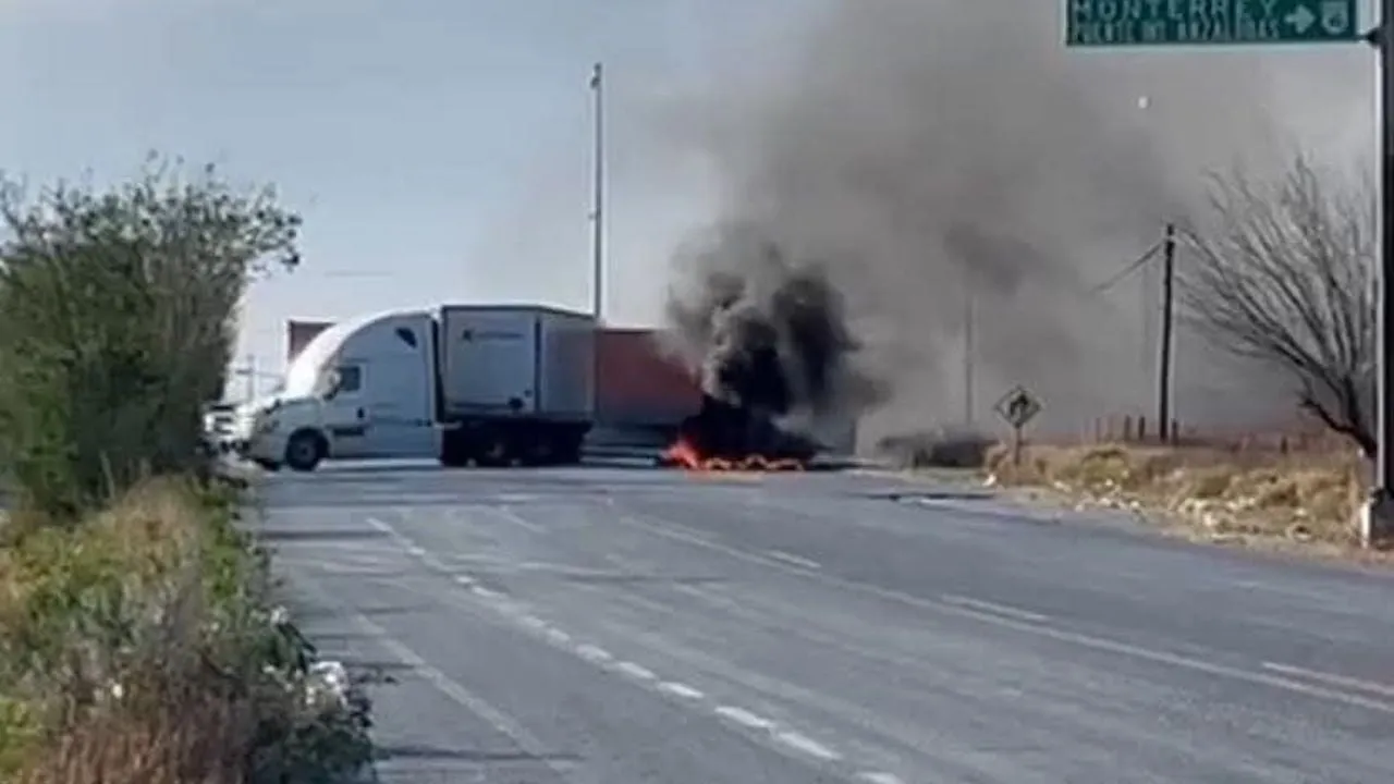 Amanece Reynosa con bloqueos y quema de vehículos (Video)