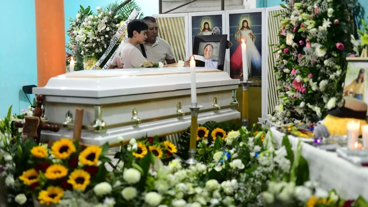 Llega a Xalapa el cuerpo de la cadete América Yamileth tras accidente del buque Cuauhtémoc