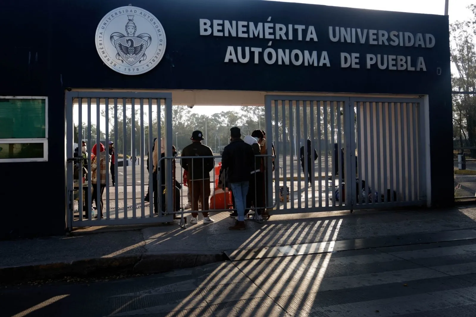 Tras 33 días en paro, estudiantes de la BUAP entregan CU