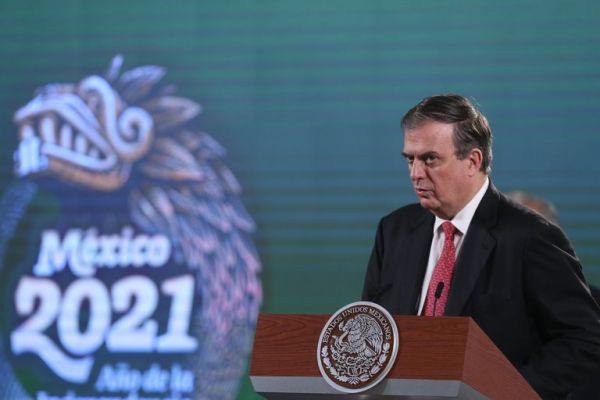 Ebrard descarta cierre parcial de frontera con EEUU hasta 2022