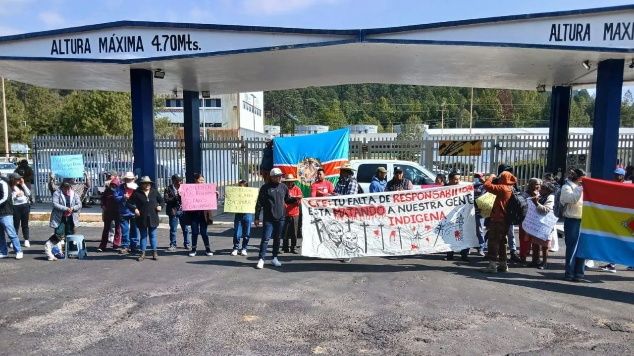 Por daño ambiental, indígenas toman geotermoeléctrica "Los Azufres" y cinco carreteras de Michoacán