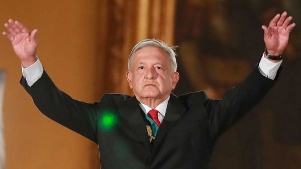 AMLO presenta la iniciativa para eliminar las subcontrataciones.  