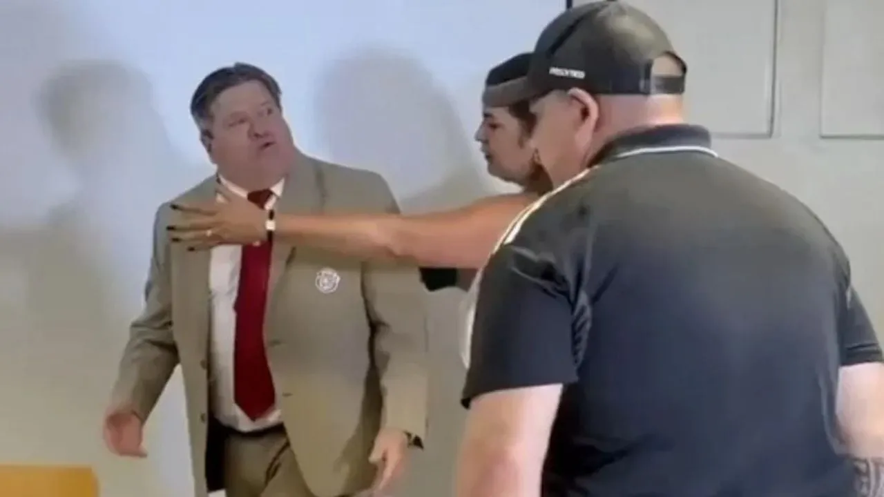 “Piojo” Herrera encara a periodista que lo critica tras derrota de Costa Rica contra Haití (Video)