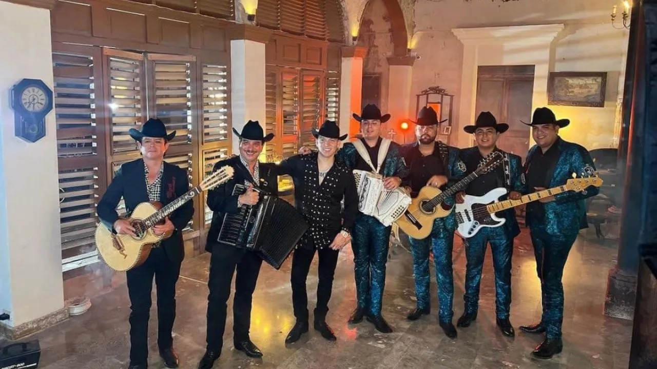 Tribunal ordena a Los Alegres del Barranco dejar de cantar narcocorridos en Michoacán