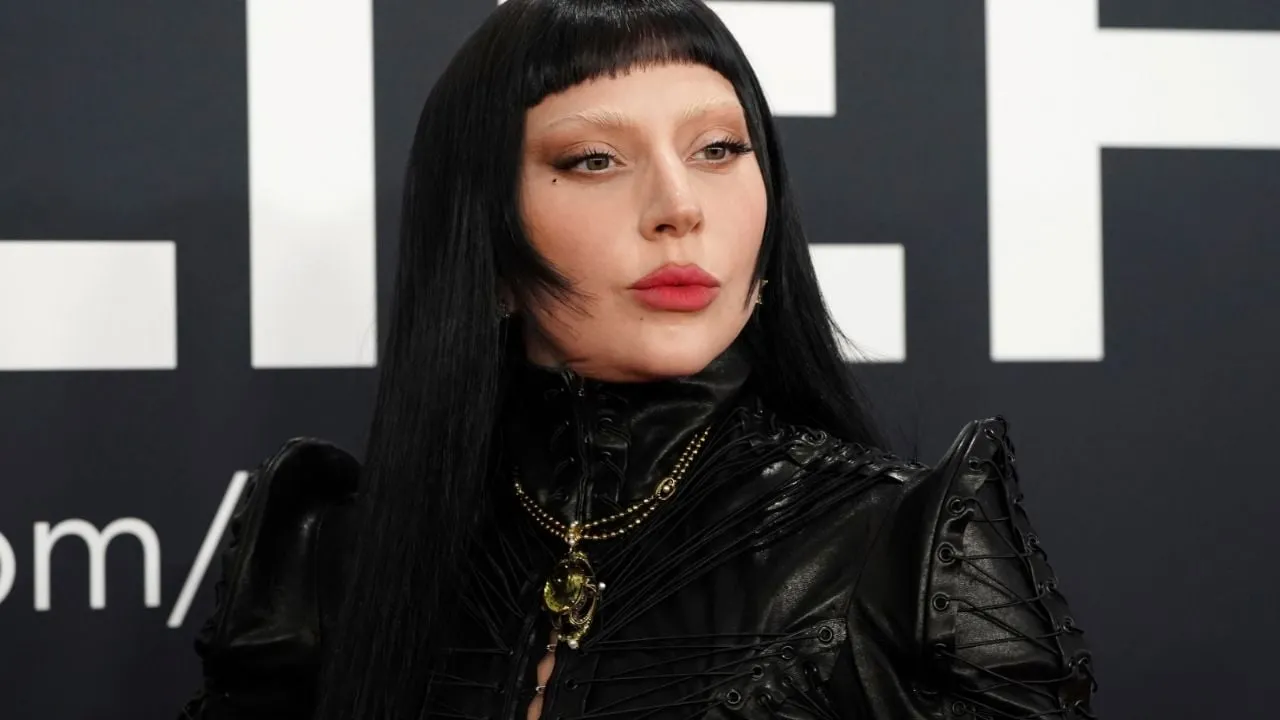 Lady Gaga desata su "Mayhem" con un mensaje en español para sus fans