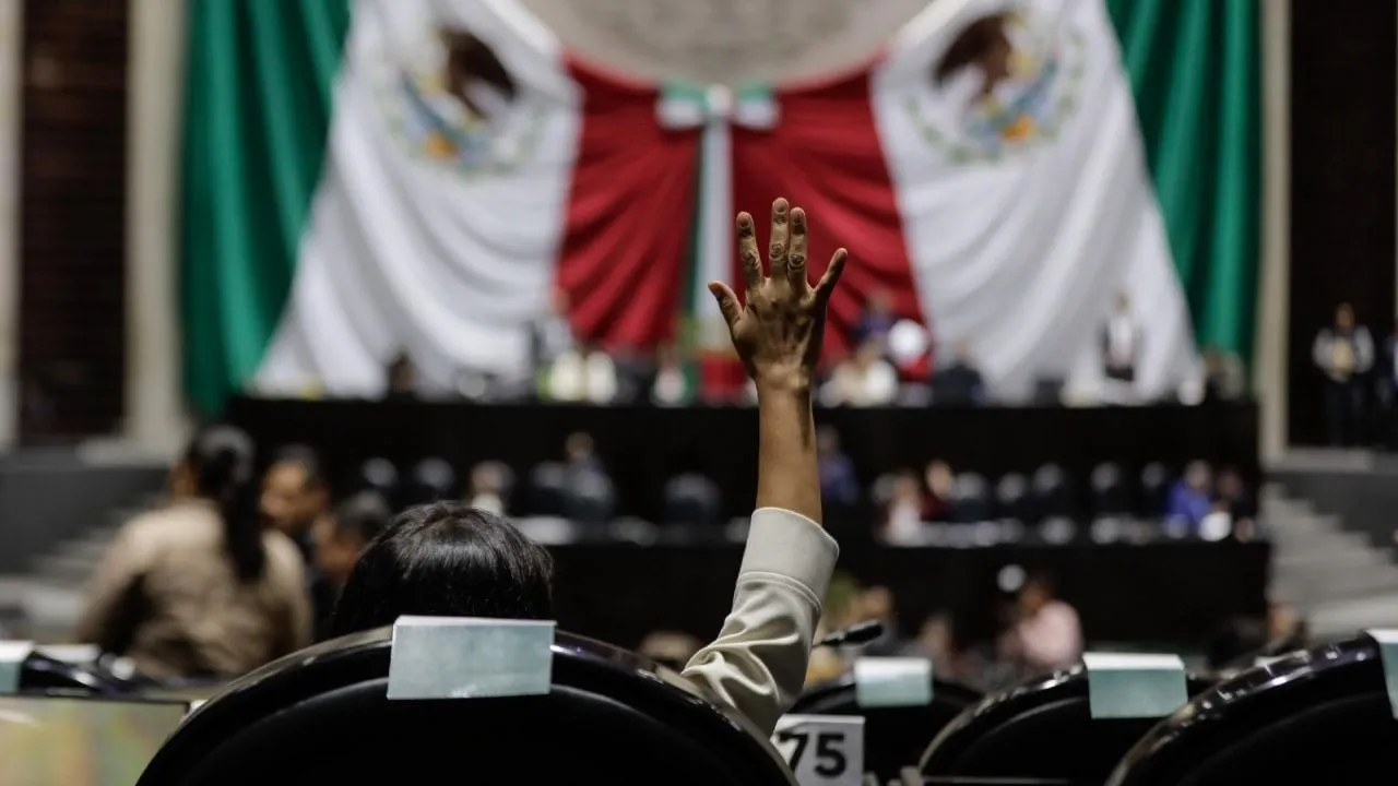 Diputados aprueban reforma que limita retiros de Afores por desempleo