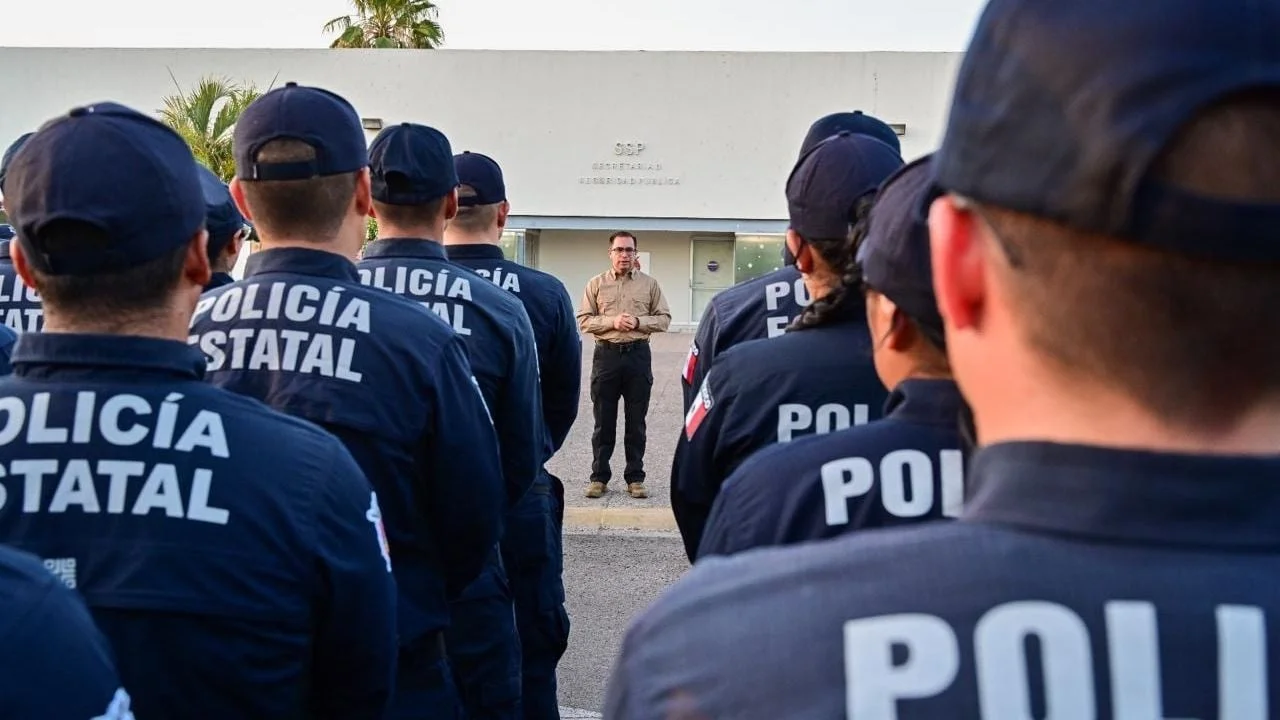 Habilitan a 100 nuevos policías en Sinaloa, todos seleccionados y entrenados por el Ejército