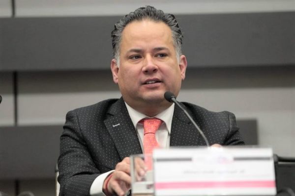 EPN y Calderón se pueden investigar: Santiago Nieto