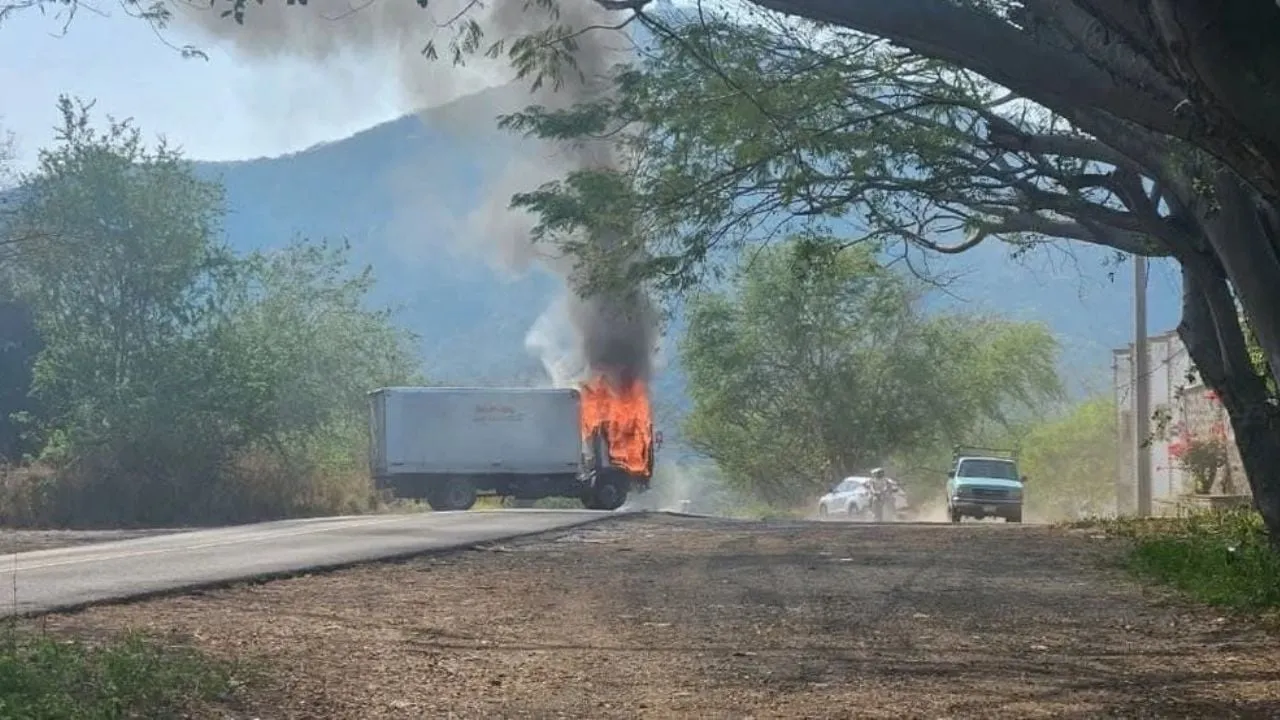 Once policías de Ecuandureo que participaron en quemas tras muerte de “El Mencho” están prófugos