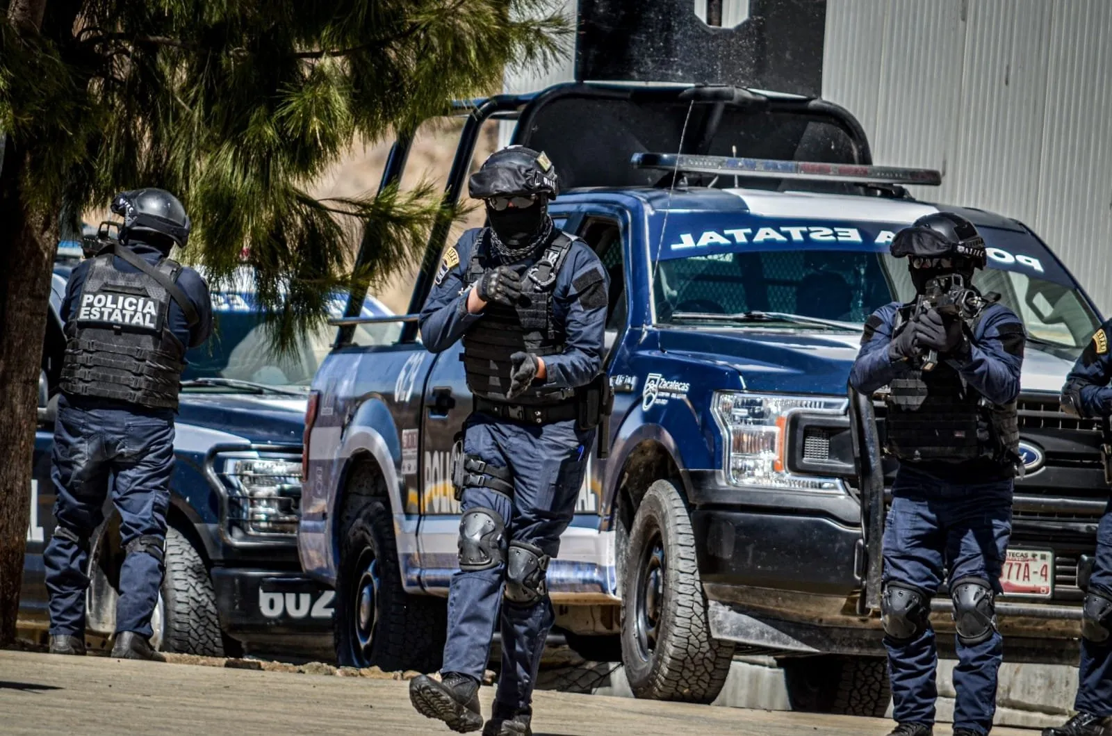 Acusan a policías de Zacatecas por la muerte de un joven y retención de otro
