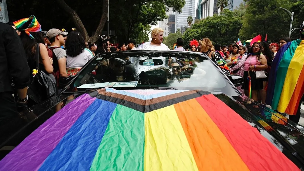 Marcha del Orgullo LGBTTTIQ+ congregó a 800 mil personas en la CDMX