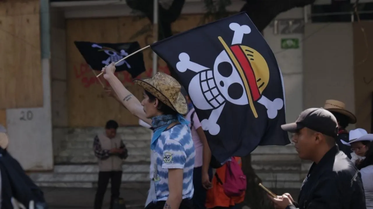 Llegan al Zócalo los primeros contingentes de la marcha de la Generación Z (EN VIVO)