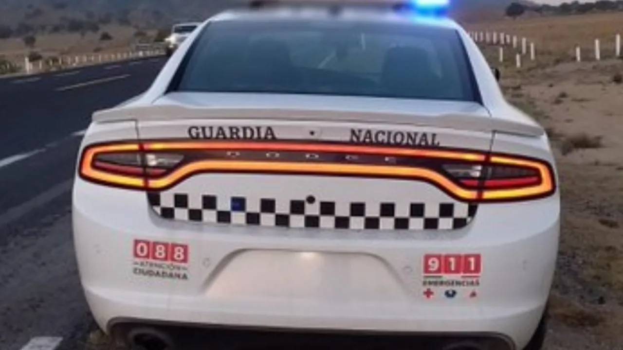 Clonan patrulla de la Guardia Nacional para asaltar un camión en la autopista Puebla-Orizaba