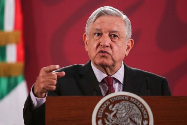 AMLO da órdenes al Legislativo, se niega a que haya cambios en su Reforma Eléctrica 