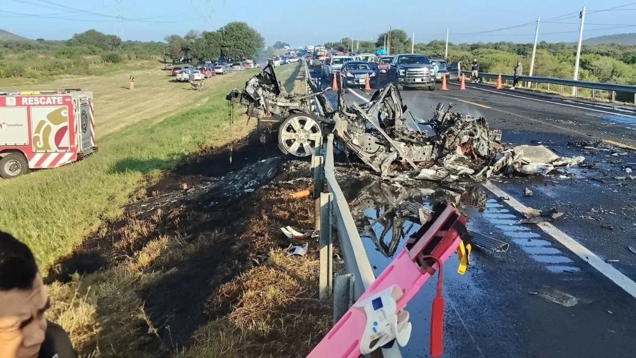 Mueren tres personas y seis están heridas por choque en la carretera Victoria–Zaragoza, Tamaulipas