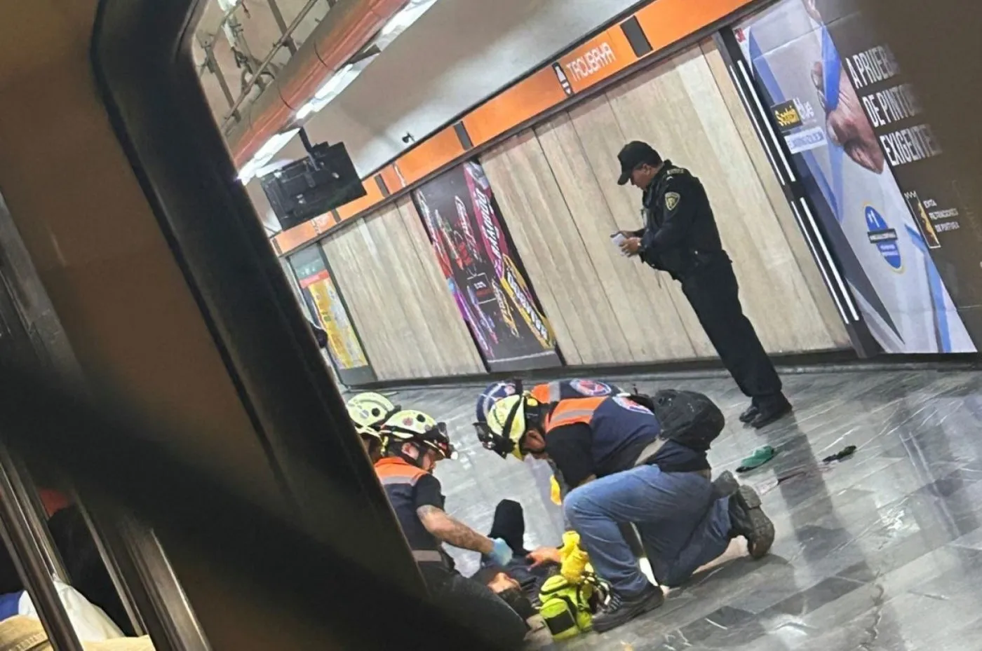 Delicado, uno de los hombres acuchillados en la estación del Metro Tacubaya (Videos)