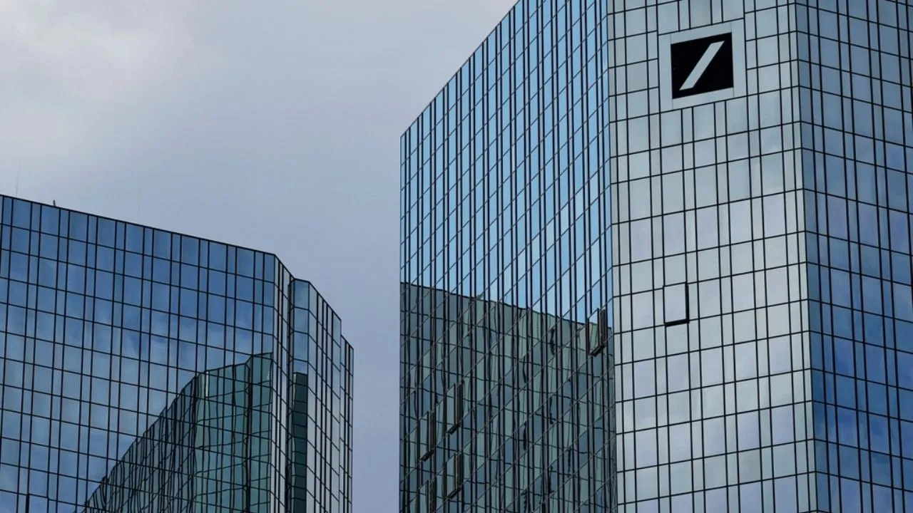 Investigadores allanan oficinas del Deutsche Bank, en Alemania, por caso de lavado de dinero