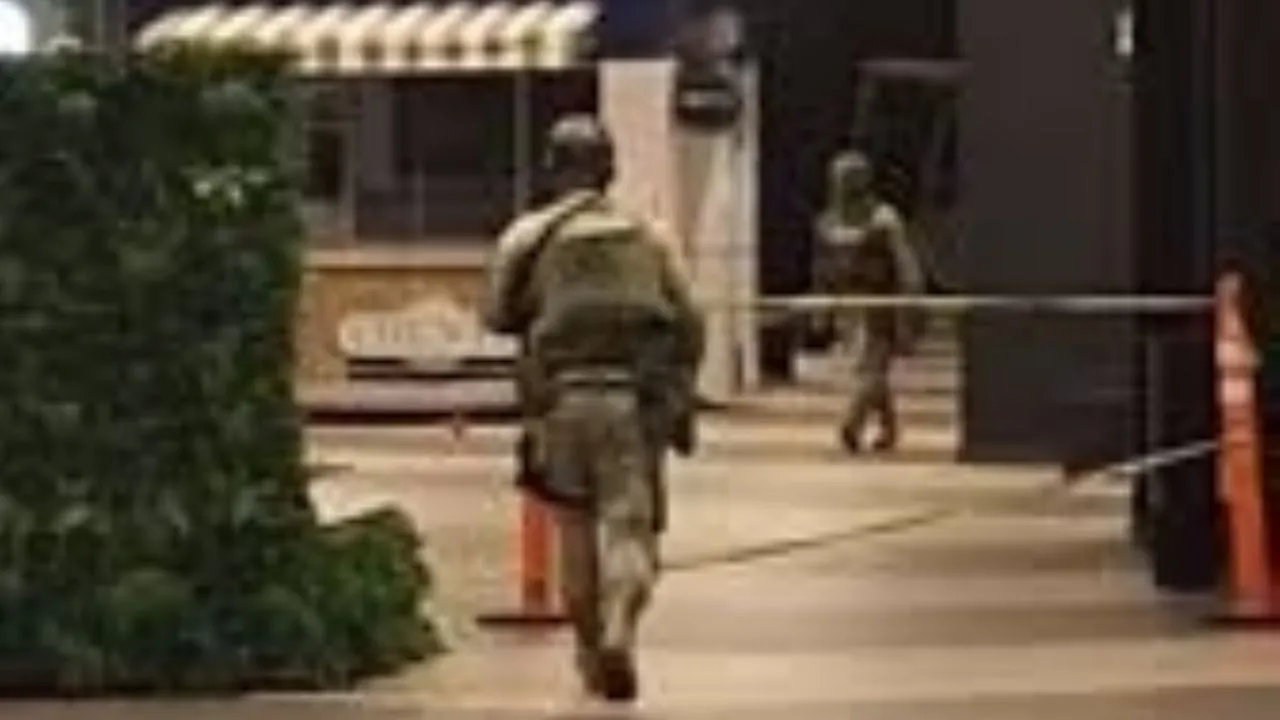 Ataques armados dejan tres personas asesinadas en plaza comercial en Culiacán (Videos)