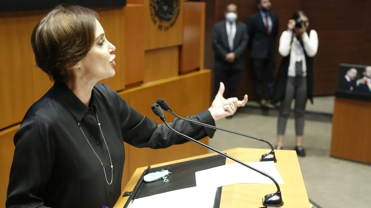 Lilly Téllez niega que socia de Guardería ABC sea su prima hermana